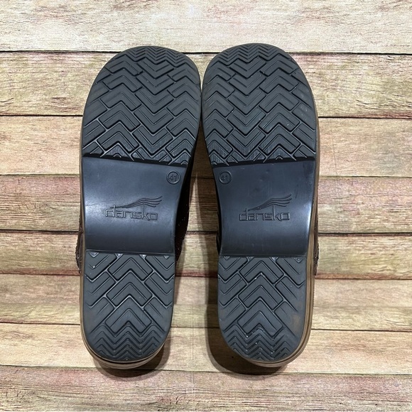 Dansko Brown Leather Nursing Clogs - Picture 8 of 9